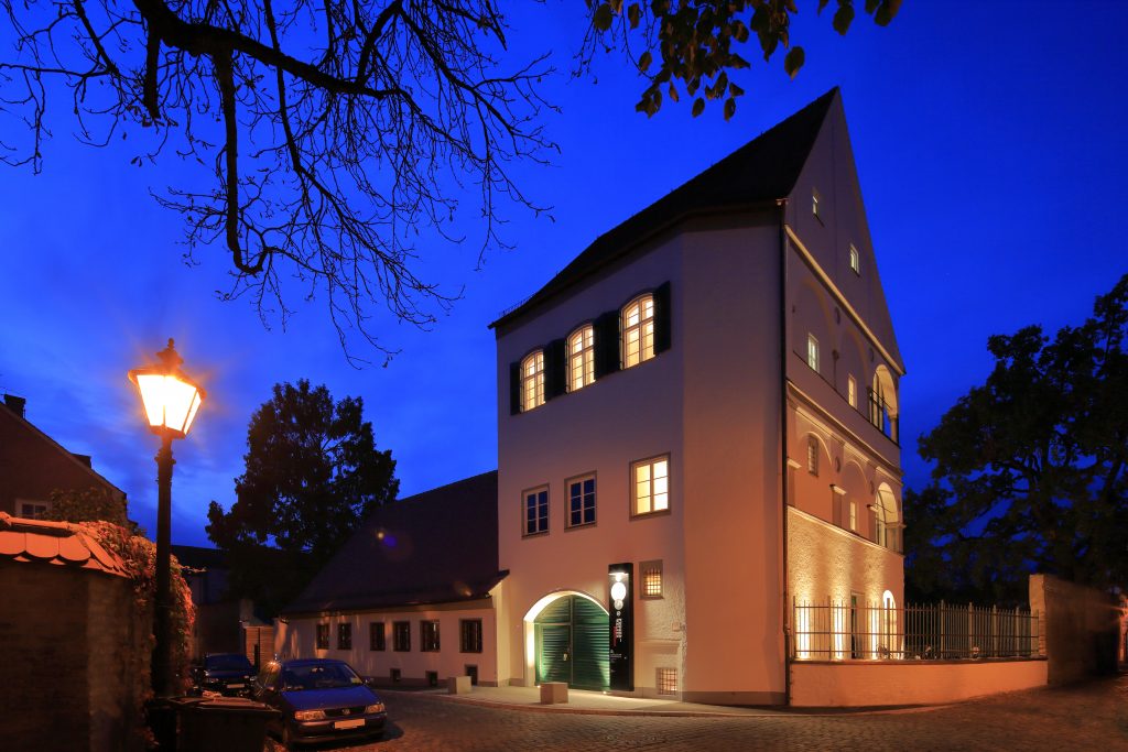 Das Museum bei Nacht